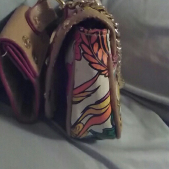 Handbag - Picture 3 of 5